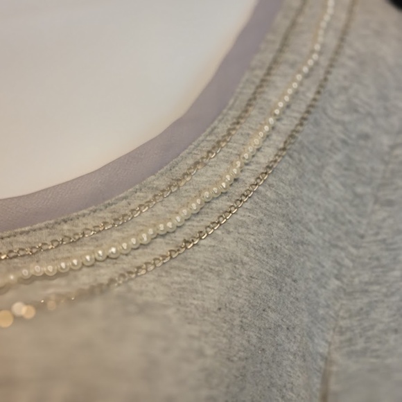 WHBM Long-Sleeved, Ruched-Waist Gray Cotton Top w/ Beaded Neckline - Sz. XL - Picture 4 of 6